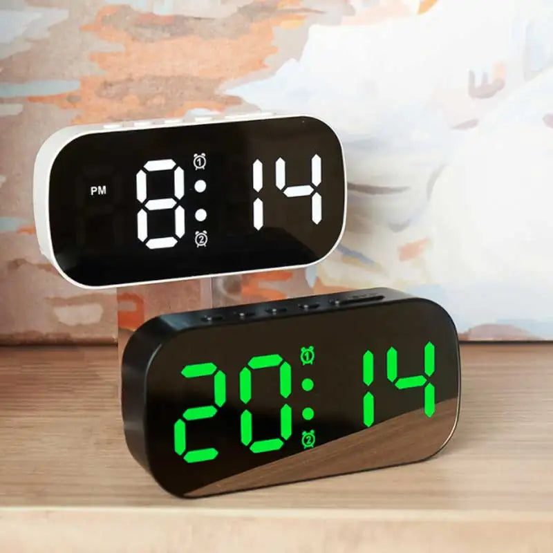 Réveil Numérique LED Minimaliste avec Double Alarme